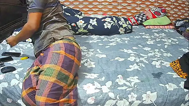 Hot Nila online show from April 10, 2026, 3:45 am