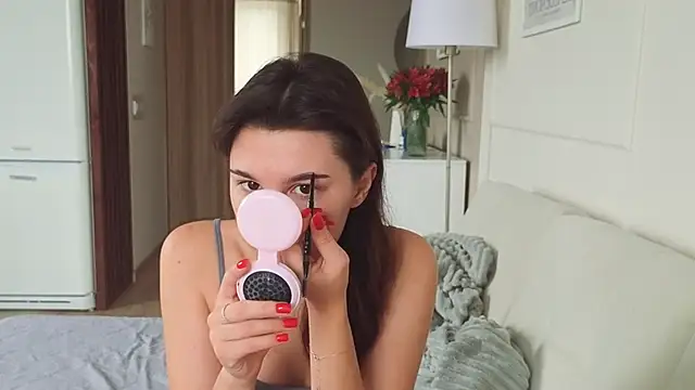 KristineEsme online show from October 15, 2025, 5:40 am