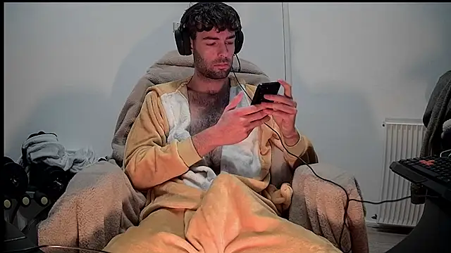 onesieboyx online show from January 10, 2025, 12:26 pm