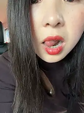 Snapshot of SSSniang- chatting on February 4, 2025, 6:04 am SSSniang- online show from February 4, 2025, 6:04 am