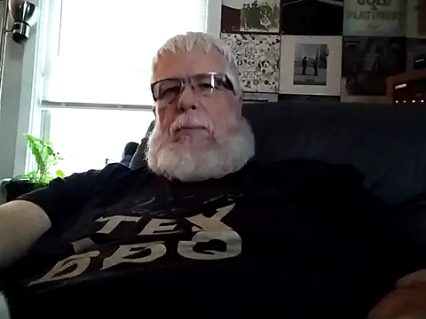 Snapshot of Futura_intx chatting on September 12, 2025, 7:36 pm Futura intx online show from September 12, 2025, 7:36 pm