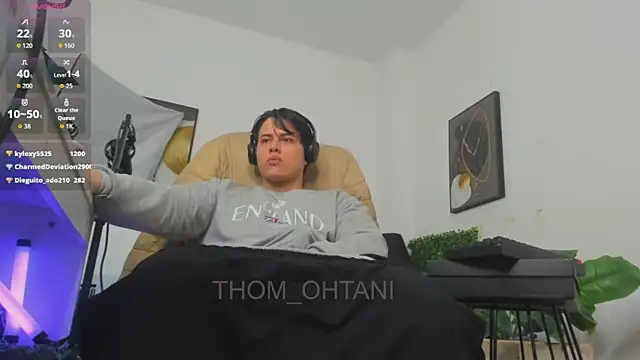 Snapshot of Thom_Ohtani chatting on June 18, 2026, 10:14 pm Thom Ohtani online show from June 18, 2026, 10:14 pm