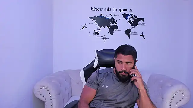 Santiago huntt online show from October 2, 2025, 10:28 pm