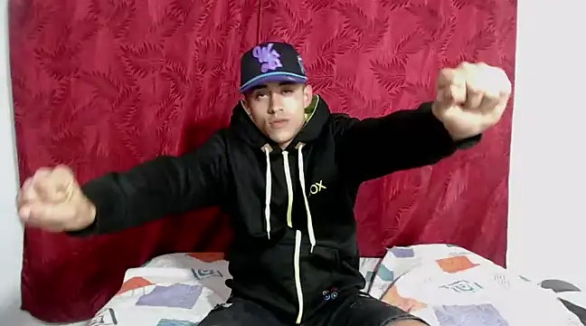 Snapshot of Cris_steban1 chatting on January 6, 2025, 10:13 am Cris steban1 online show from January 6, 2025, 10:13 am