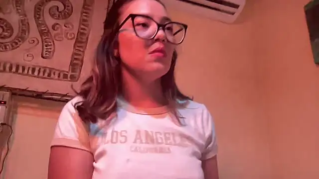 MadameNat online show from February 19, 2025, 2:33 am