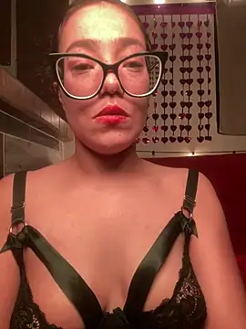 MadameNat online show from March 1, 2025, 7:30 am