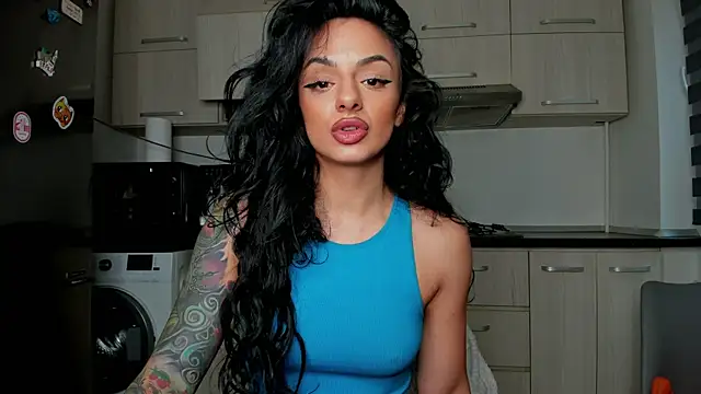 Snapshot of NNNoire chatting on January 25, 2025, 8:10 am NNNoire online show from January 25, 2025, 8:10 am