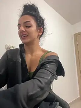 Snapshot of NNNoire chatting on October 1, 2025, 9:15 am NNNoire online show from October 1, 2025, 9:15 am