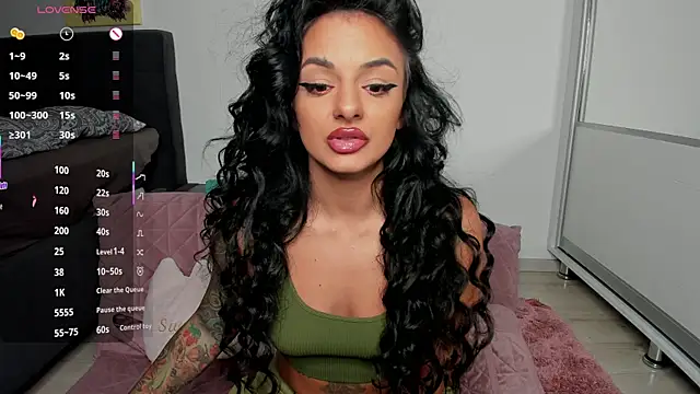 Snapshot of NNNoire chatting on October 9, 2025, 9:51 am NNNoire online show from October 9, 2025, 9:51 am