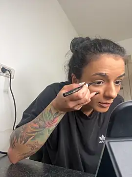 Snapshot of NNNoire chatting on October 26, 2025, 8:09 am NNNoire online show from October 26, 2025, 8:09 am