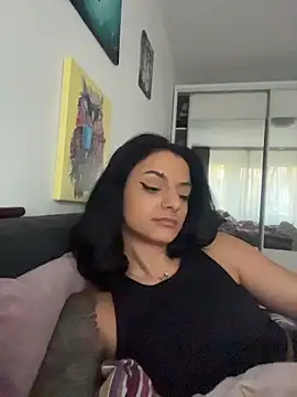 NNNoire online show from November 14, 2025, 1:43 pm