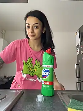 NNNoire online show from January 12, 2026, 9:47 am