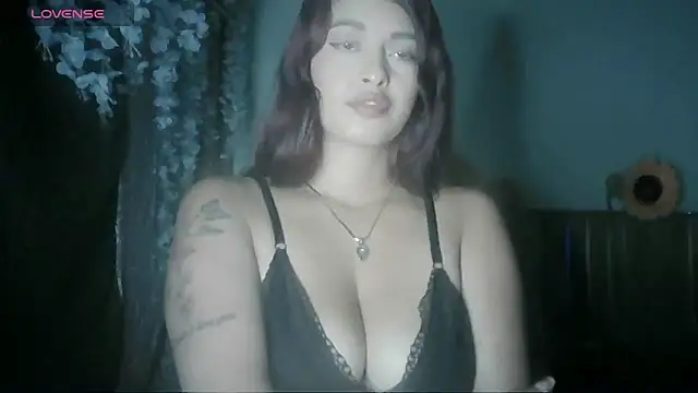 Emilydulce online show from March 19, 2025, 9:38 am