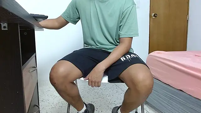 zeus 2025  online show from January 16, 2025, 2:51 pm