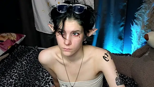 Snapshot of Hyeon_Jin chatting on January 15, 2025, 12:41 am Hyeon Jin online show from January 15, 2025, 12:41 am