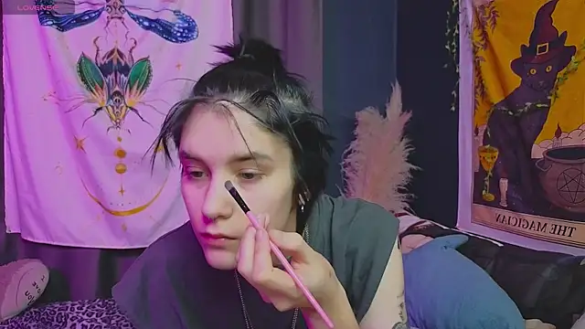 Snapshot of Hyeon_Jin chatting on January 21, 2025, 3:54 pm Hyeon Jin online show from January 21, 2025, 3:54 pm