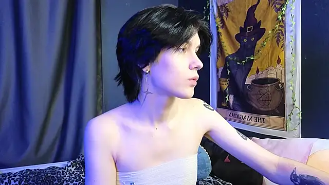 Snapshot of Hyeon_Jin chatting on February 6, 2025, 8:34 pm Hyeon Jin online show from February 6, 2025, 8:34 pm