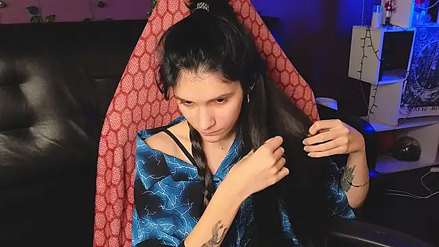 Snapshot of Hyeon_Jin chatting on February 13, 2025, 4:43 am Hyeon Jin online show from February 13, 2025, 4:43 am