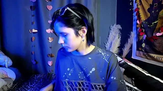 Snapshot of Hyeon_Jin chatting on February 23, 2025, 8:55 pm Hyeon Jin online show from February 23, 2025, 8:55 pm