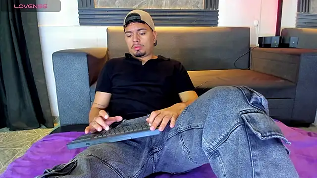 EnriquevillaF online show from October 12, 2025, 12:59 pm