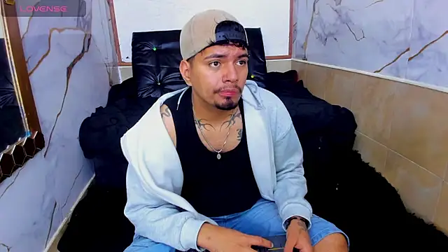 EnriquevillaF online show from October 20, 2025, 12:16 pm