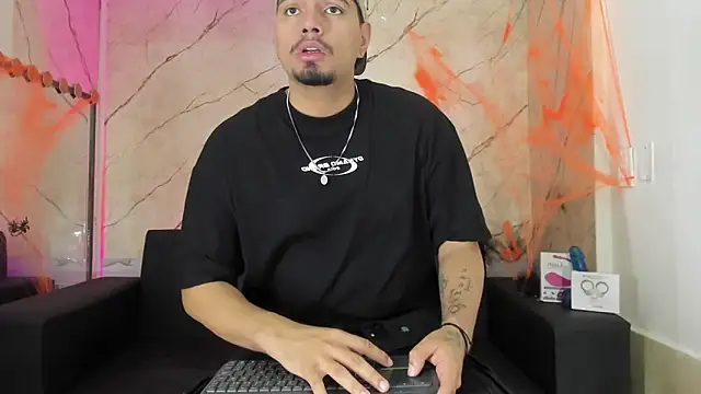 EnriquevillaF online show from October 22, 2025, 12:49 pm