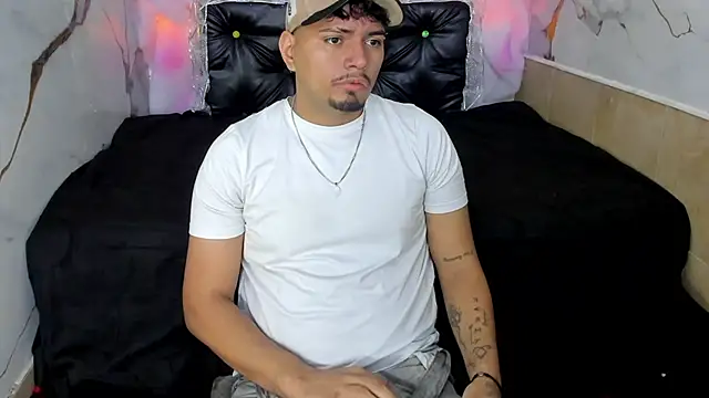 EnriquevillaF online show from October 24, 2025, 11:39 am