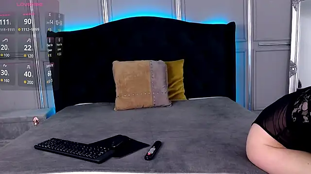 AshlineKatte online show from February 17, 2025, 6:04 pm