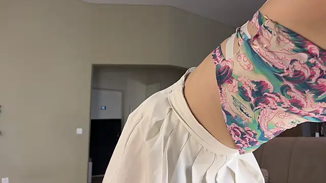 Snapshot of Shyrubate chatting on March 7, 2025, 5:18 am Shyrubate online show from March 7, 2025, 5:18 am