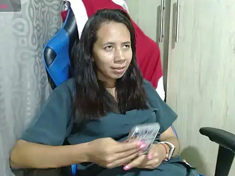 Danielagomez33 online show from June 21, 2026, 12:46 am
