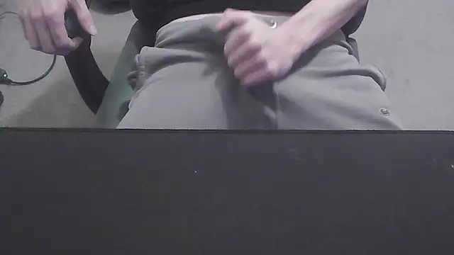 LoveFun02 online show from December 1, 2025, 3:11 am