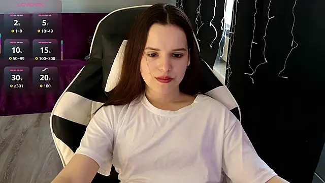 Snapshot of Harleen_Moore chatting on May 28, 2026, 5:05 am Harleen Moore online show from May 28, 2026, 5:05 am