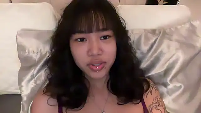 donna creamteam online show from February 16, 2025, 4:42 pm