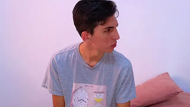 Snapshot of Ana_and_Leo chatting on January 30, 2025, 12:37 pm Ana and Leo online show from January 30, 2025, 12:37 pm