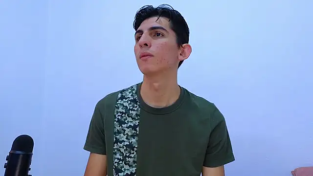 Snapshot of Ana_and_Leo chatting on February 20, 2025, 12:04 pm Ana and Leo online show from February 20, 2025, 12:04 pm