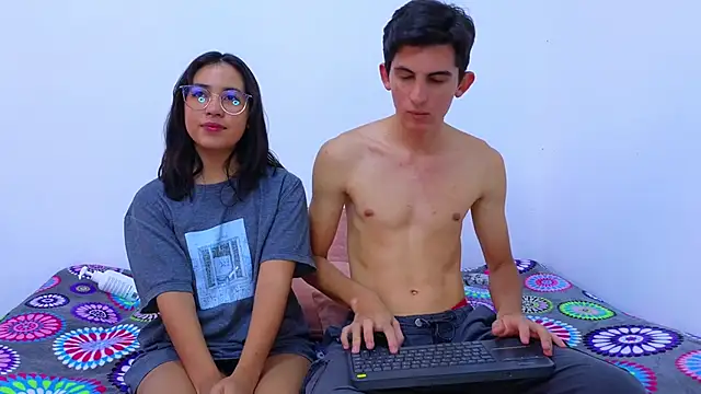 Snapshot of Ana_and_Leo chatting on February 24, 2025, 12:26 pm Ana and Leo online show from February 24, 2025, 12:26 pm