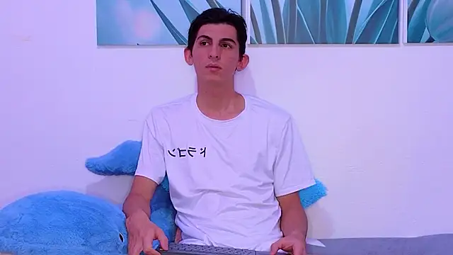 Ana and Leo online show from February 22, 2026, 3:43 pm