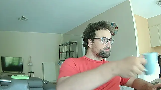 Snapshot of littlehairyman chatting on September 10, 2025, 7:41 am littlehairyman online show from September 10, 2025, 7:41 am