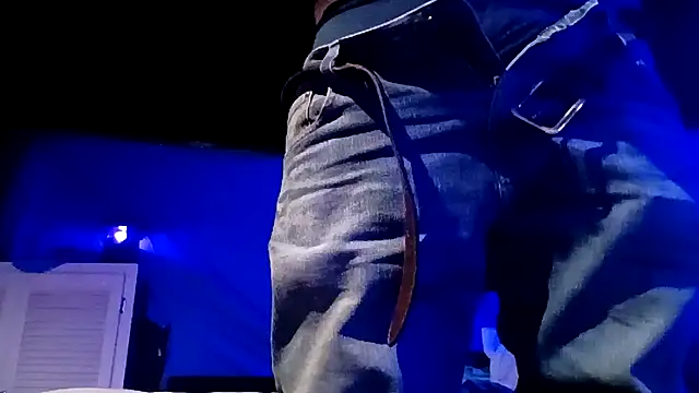 Snapshot of hesjustafriend chatting on January 11, 2026, 6:29 am hesjustafriend online show from January 11, 2026, 6:29 am