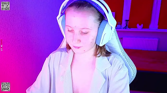 mon lola online show from November 29, 2025, 3:15 pm