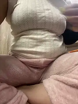 Red-Magic-25 online show from February 4, 2025, 9:07 am