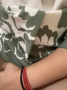 Red-Magic-25 online show from October 7, 2025, 7:05 am