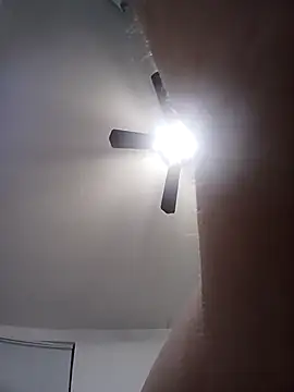 jayjay198080 online show from December 21, 2025, 1:40 pm