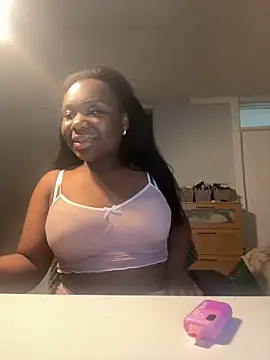 Snapshot of queenseraphina7071 chatting on January 8, 2025, 8:50 pm queenseraphina7071 online show from January 8, 2025, 8:50 pm