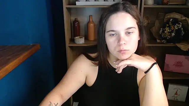 mini girly online show from September 30, 2025, 10:09 am