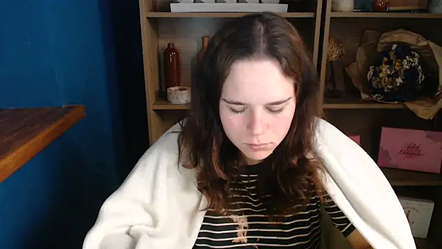 mini girly online show from October 2, 2025, 6:53 am