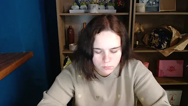 mini girly online show from October 25, 2025, 2:02 pm