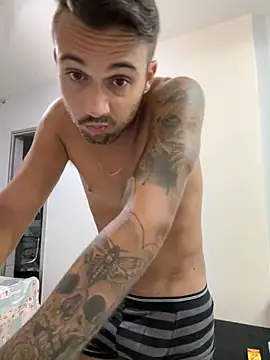 Snapshot of carvalhofelipe chatting on January 28, 2025, 11:17 pm carvalhofelipe online show from January 28, 2025, 11:17 pm
