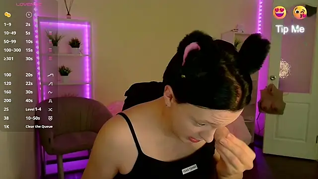 DianaRadrigo online show from January 21, 2025, 7:26 am