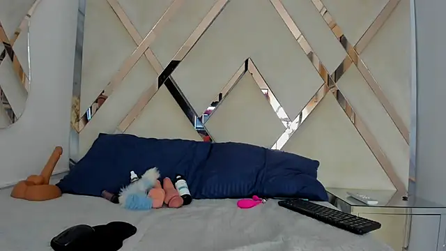 Snapshot of angelehtx2 chatting on October 20, 2025, 12:27 pm angelehtx2 online show from October 20, 2025, 12:27 pm